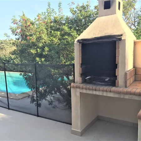 Avec Piscine Chauffée à 900 Mètres De La Plage De Pinarello Villa *